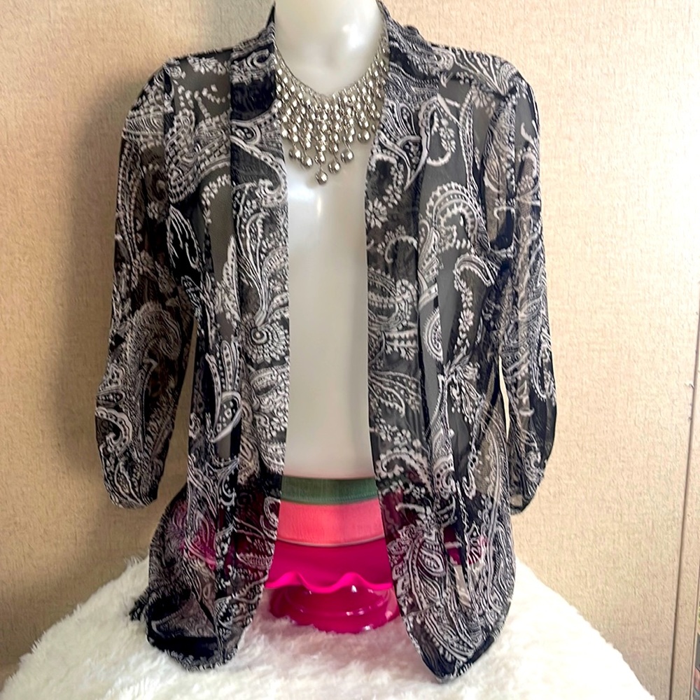 Lovely Black & White Paisley print Sheer Spring Summer Cardigan 3/4 sleeves NWT